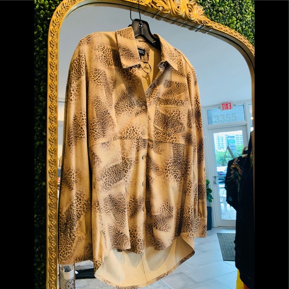 In Transit 2 Animal Leopard Cheetah Print 100% Leather/Suede Button Front Shirt - Picture 2 of 5
